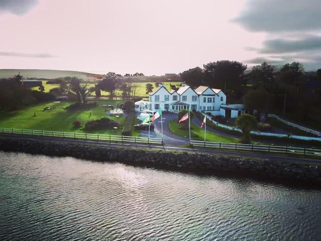 Milltown House Dingle Hotell Exteriör bild